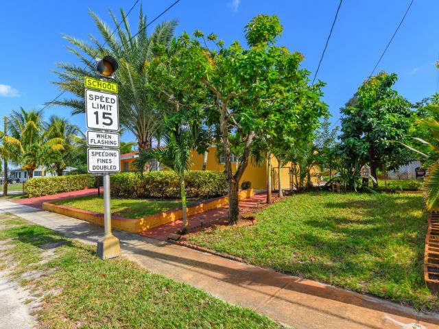 Продажа дома по адресу 7050 Raleigh Street - фото 6809654