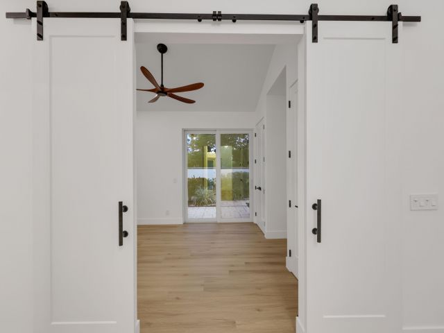 Дом в аренду по адресу 5537 NW 21 Way - фото 6797108