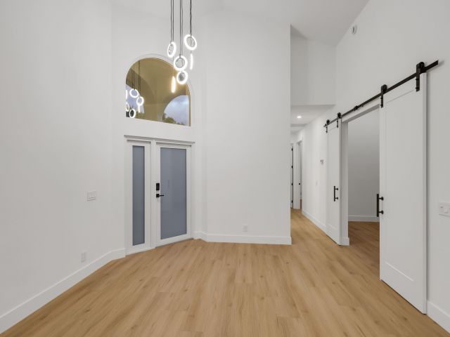 Дом в аренду по адресу 5537 NW 21 Way - фото 6797109