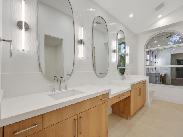 Дом в аренду по адресу 5537 NW 21 Way - фото 6797112