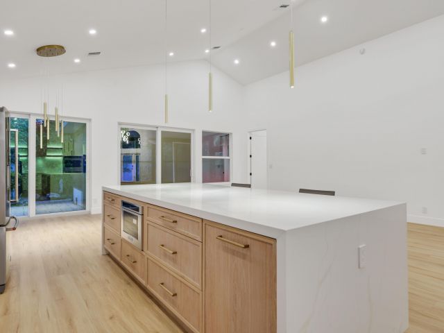 Дом в аренду по адресу 5537 NW 21 Way - фото 6797119