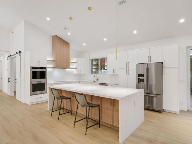 Дом в аренду по адресу 5537 NW 21 Way - фото 6797122