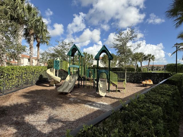 Дом в аренду по адресу 9932 Brickhill Drive - фото 6797087