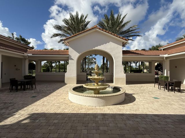 Дом в аренду по адресу 9932 Brickhill Drive - фото 6797090