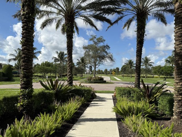 Дом в аренду по адресу 9932 Brickhill Drive - фото 6797093