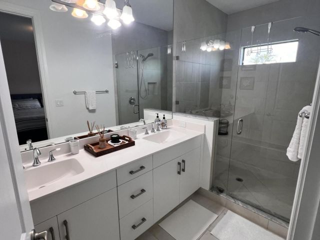 Дом в аренду по адресу 9932 Brickhill Drive - фото 6797097