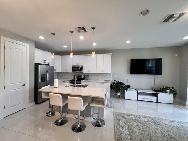 Дом в аренду по адресу 9932 Brickhill Drive - фото 6797099