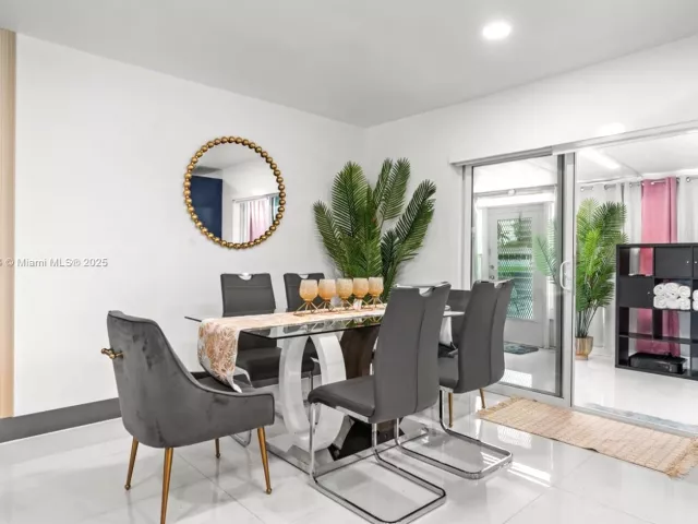 Дом в аренду по адресу 390 NW 40th St - фото 6794773