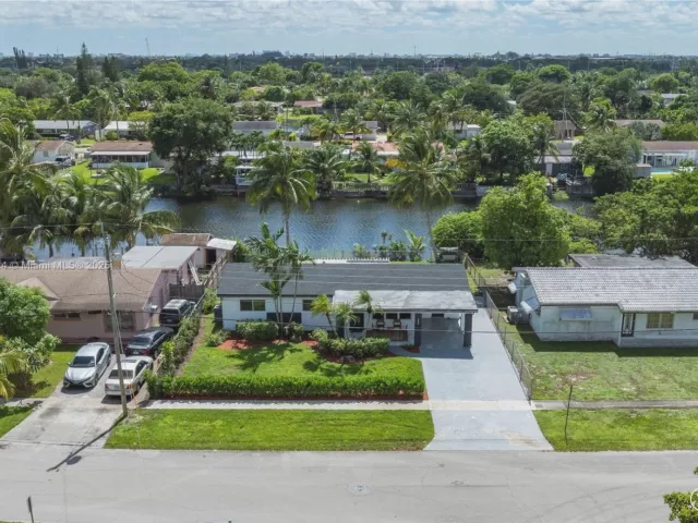 Дом в аренду по адресу 390 NW 40th St - фото 6794776