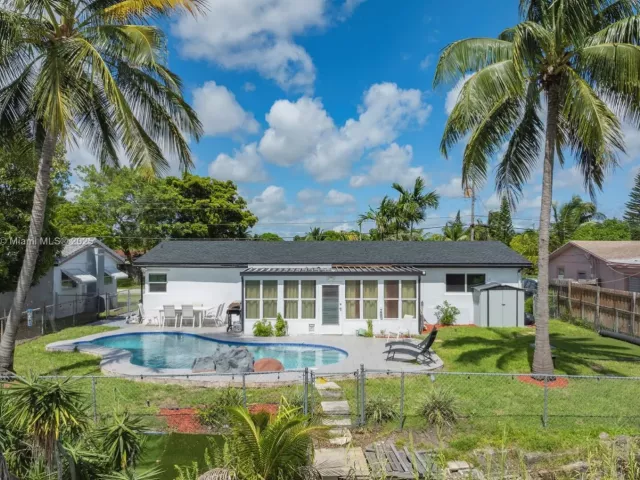 Дом в аренду по адресу 390 NW 40th St - фото 6794763