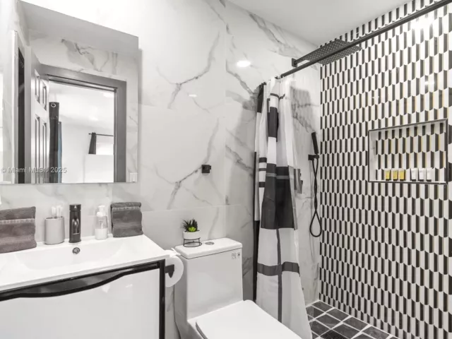 Дом в аренду по адресу 390 NW 40th St - фото 6794764