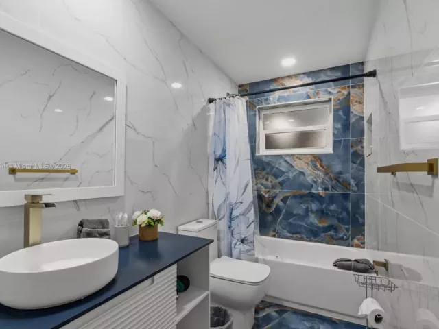 Дом в аренду по адресу 390 NW 40th St - фото 6794765