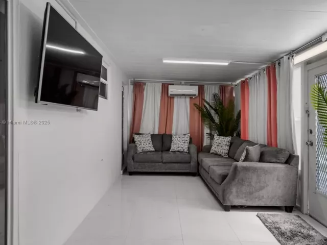 Дом в аренду по адресу 390 NW 40th St - фото 6794769