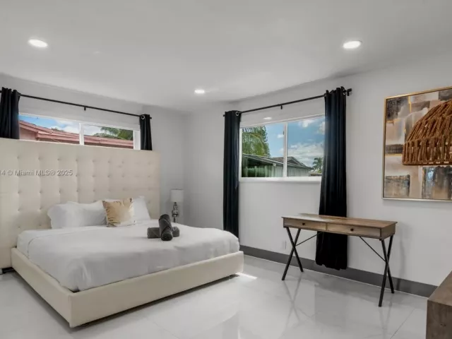 Дом в аренду по адресу 390 NW 40th St - фото 6794770