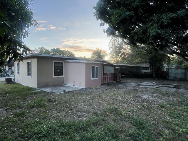 Дом в аренду по адресу 1121 NW 140 Terrace - фото 6799457