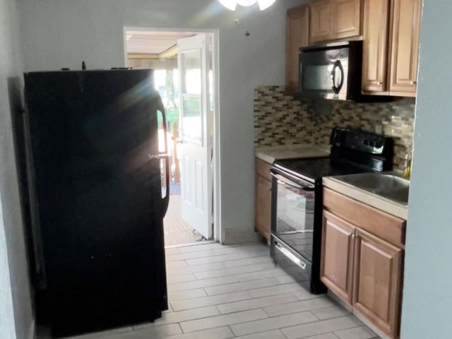 Дом в аренду по адресу 1121 NW 140 Terrace - фото 6799464