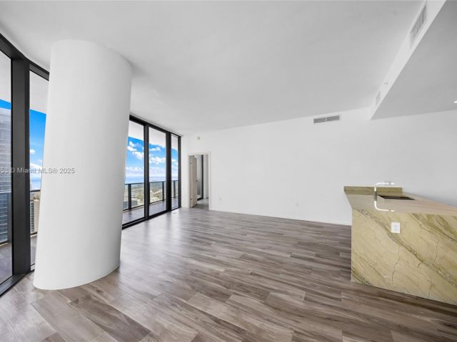 Квартира в аренду номер5204 - фото 6794896