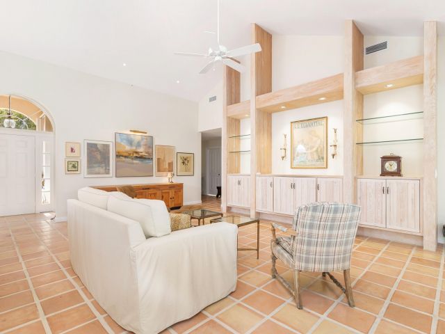 Дом в аренду по адресу 2725 Meadowlark Lane - фото 6797038