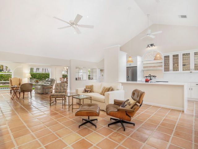 Дом в аренду по адресу 2725 Meadowlark Lane - фото 6797040