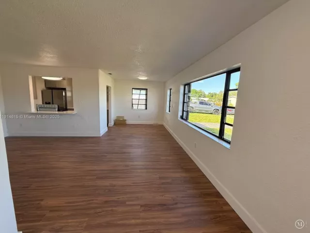 Дом в аренду по адресу 1430 NW 176th Ter - фото 6794608