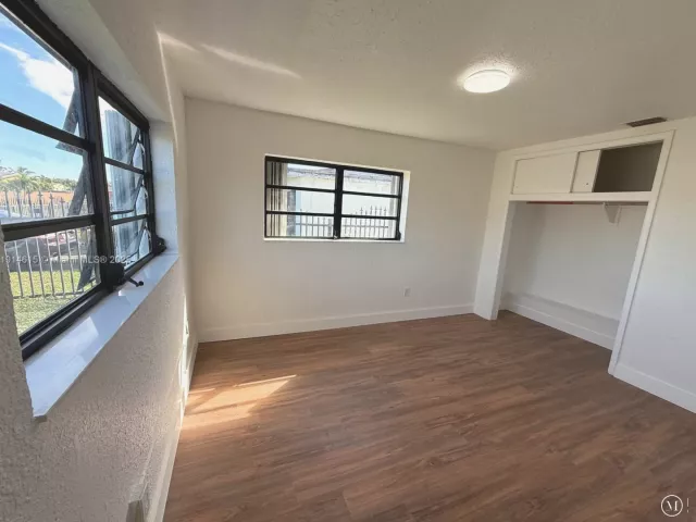 Дом в аренду по адресу 1430 NW 176th Ter - фото 6794598