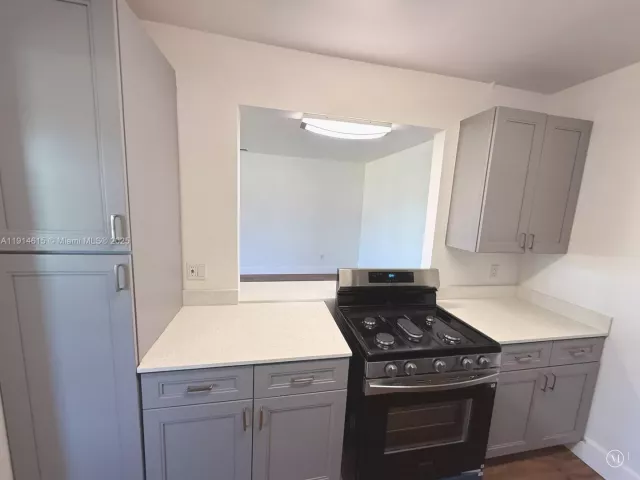 Дом в аренду по адресу 1430 NW 176th Ter - фото 6794602