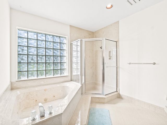 Продажа дома по адресу 2652 NW 49th Street - фото 6830482