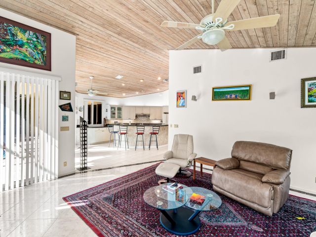 Продажа дома по адресу 2652 NW 49th Street - фото 6830485