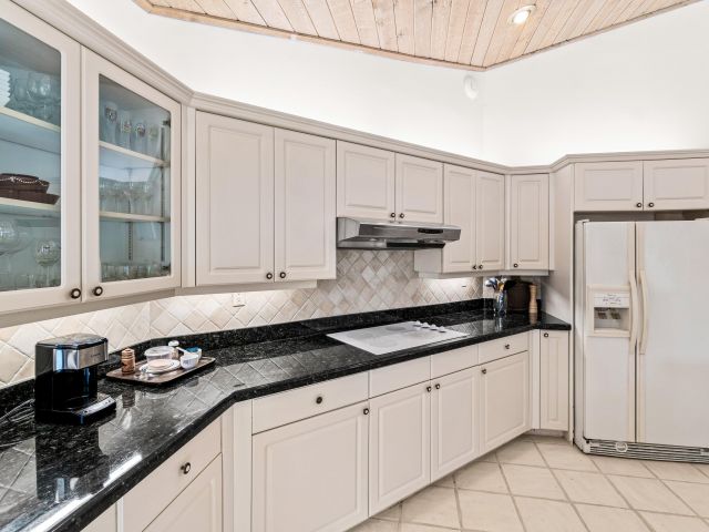 Продажа дома по адресу 2652 NW 49th Street - фото 6830493