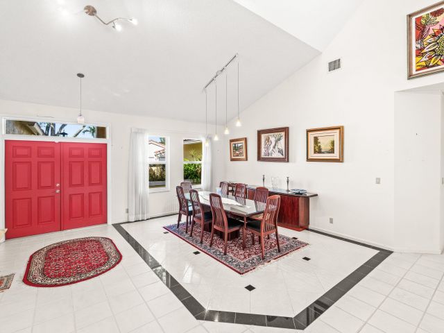 Продажа дома по адресу 2652 NW 49th Street - фото 6830497