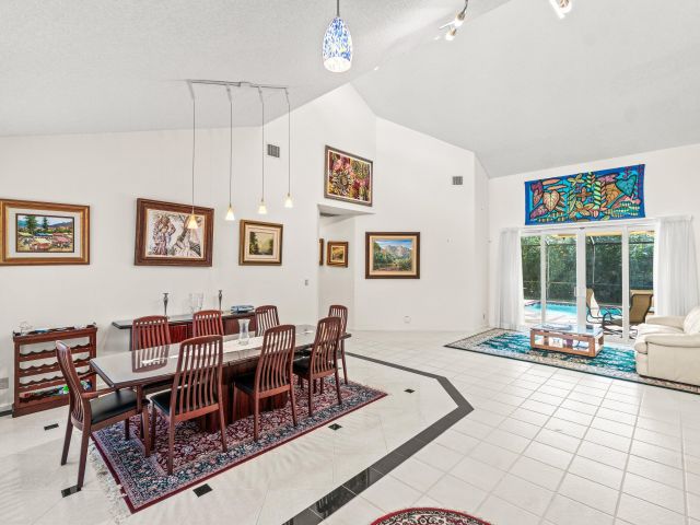 Продажа дома по адресу 2652 NW 49th Street - фото 6830498