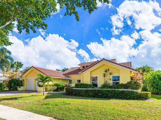 Продажа дома по адресу 2652 NW 49th Street - фото 6830500