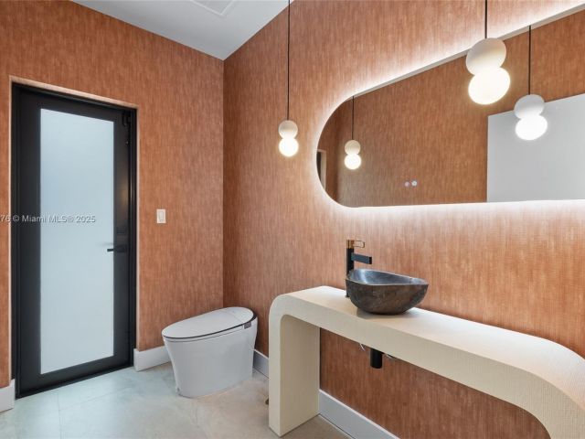 Продажа дома по адресу 550 S Shore Dr - фото 7433921