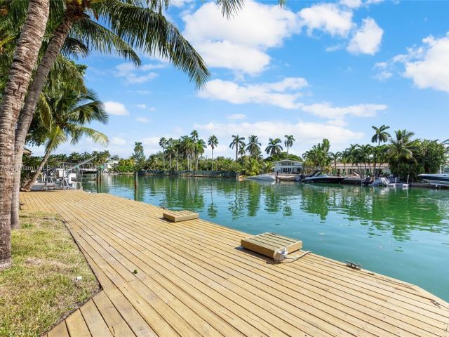 Продажа дома по адресу 550 S Shore Dr - фото 7433927