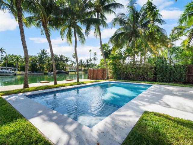 Продажа дома по адресу 550 S Shore Dr - фото 7433928