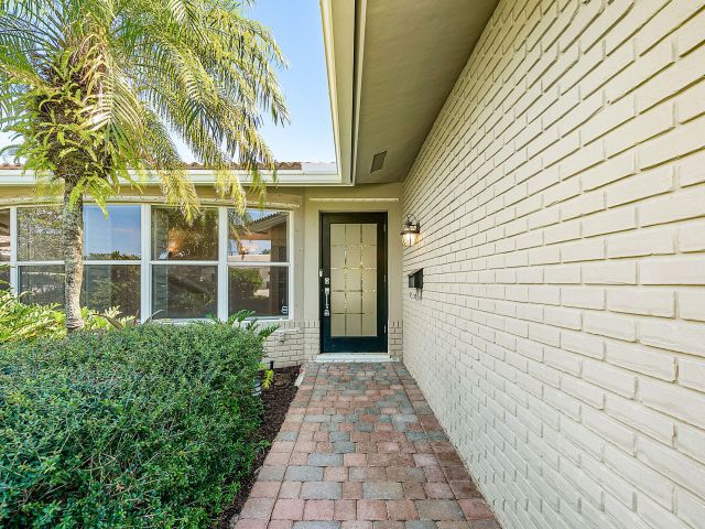 Продажа дома по адресу 220 SW 9th Avenue - фото 6809171