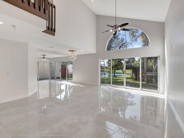 Дом в аренду по адресу 11420 Coral Bay Drive - фото 6797523