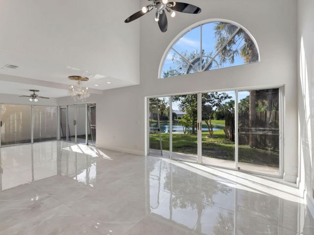 Дом в аренду по адресу 11420 Coral Bay Drive - фото 6797524