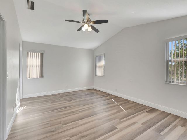 Дом в аренду по адресу 11420 Coral Bay Drive - фото 6797531