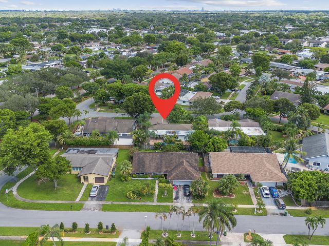 Продажа дома по адресу 1620 NW 118th Avenue - фото 6809506