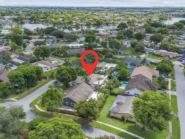 Продажа дома по адресу 1620 NW 118th Avenue - фото 6809507