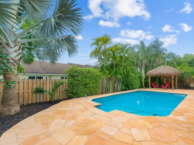 Продажа дома по адресу 1620 NW 118th Avenue - фото 6809512