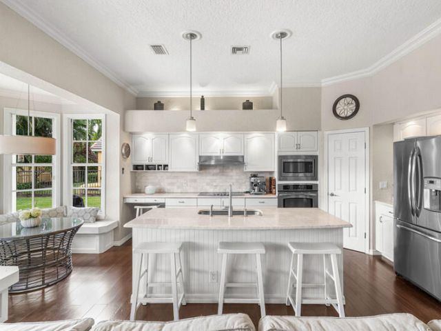 Продажа дома по адресу 2620 Windham Court - фото 6803524