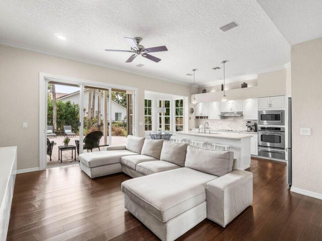 Продажа дома по адресу 2620 Windham Court - фото 6803526