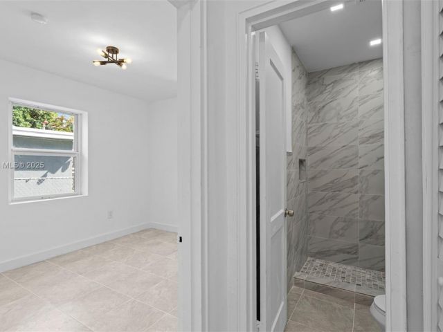 Продажа дома по адресу 760 NW 126th St - фото 6795613