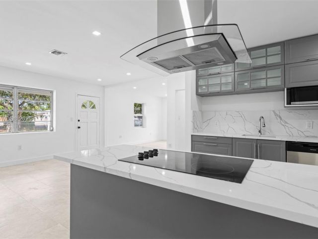 Продажа дома по адресу 760 NW 126th St - фото 6795615