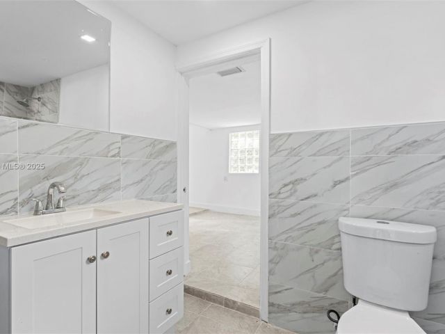 Продажа дома по адресу 760 NW 126th St - фото 6795618