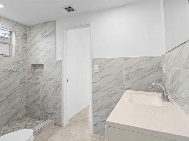 Продажа дома по адресу 760 NW 126th St - фото 6795620