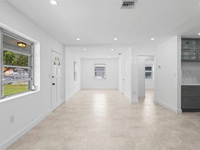 Продажа дома по адресу 760 NW 126th St - фото 6795627