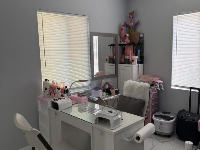 Продажа дома по адресу 12475 NW 10th Avenue - фото 6803417